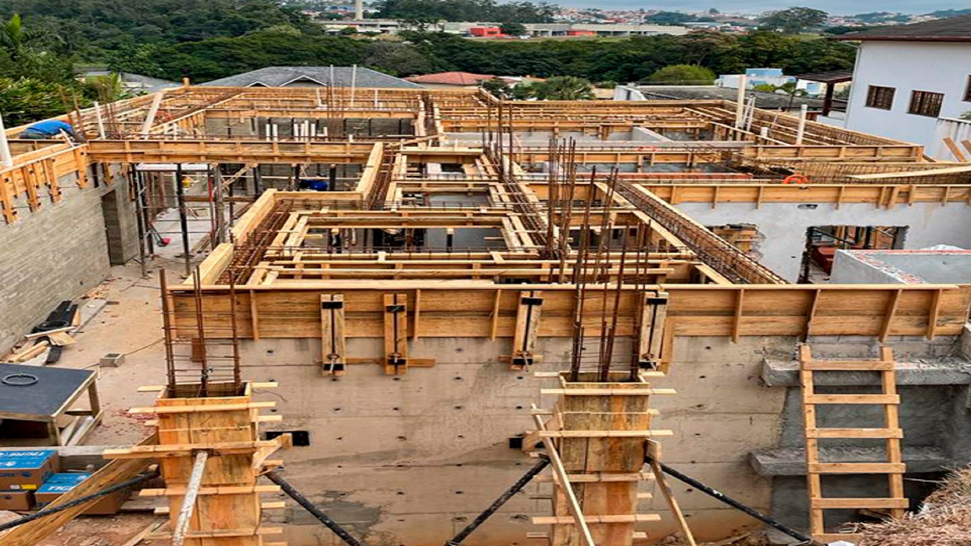 Projeto Estrutural Residencial Unifamiliar de Alto Padrão - 257m² - Bairro Célvia, Vespasiano/MG